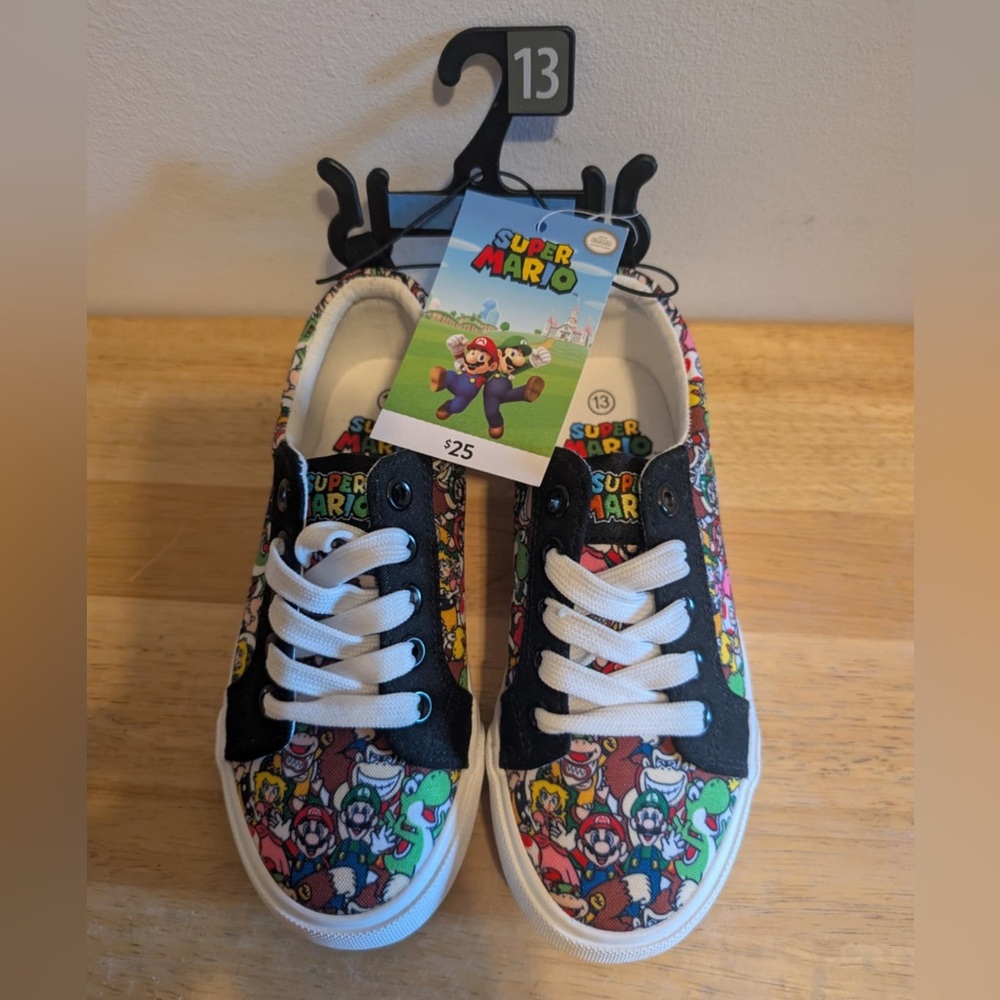 New Nintendo Super Mario Bros Little & Big Boys Lace Up Low Top Shoes SZ 13